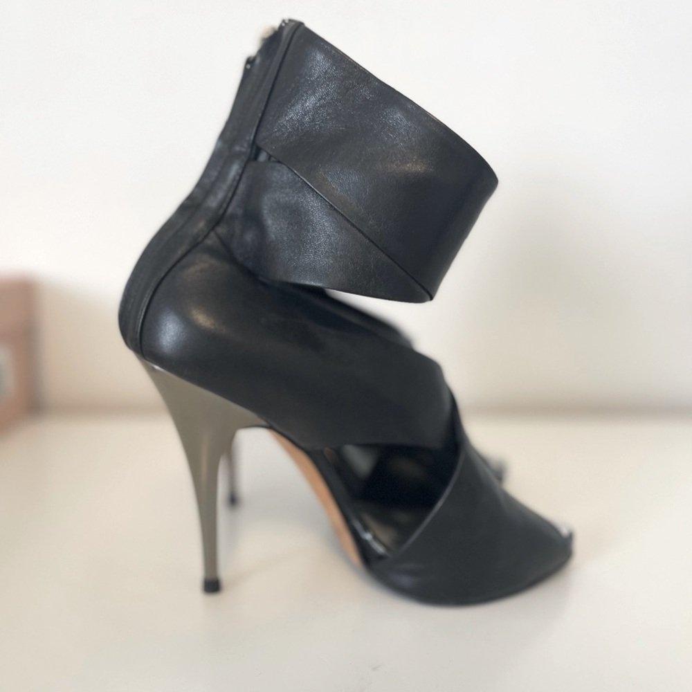 Giuseppe Zanotti Leather Sandals